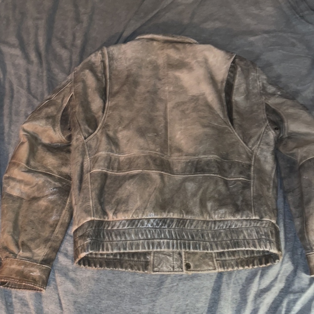Wilsons Leather “Adventure Bound” 
Men’s Medium Brown Leather Jacket - Picture 2 of 3
